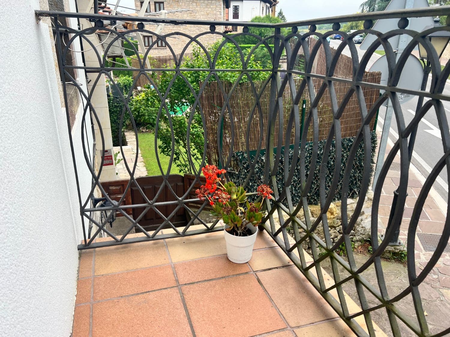 Balcón con vistas al jardín